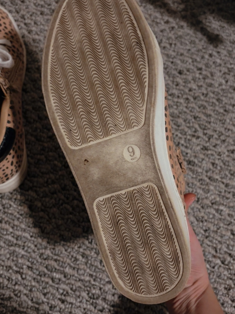 Universal Threads Sneakers - Picture 3 of 3